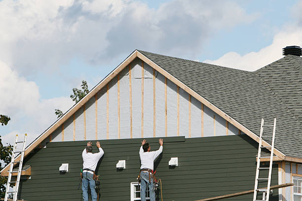 Professional Vinyl Siding technician working in Ararat, NC